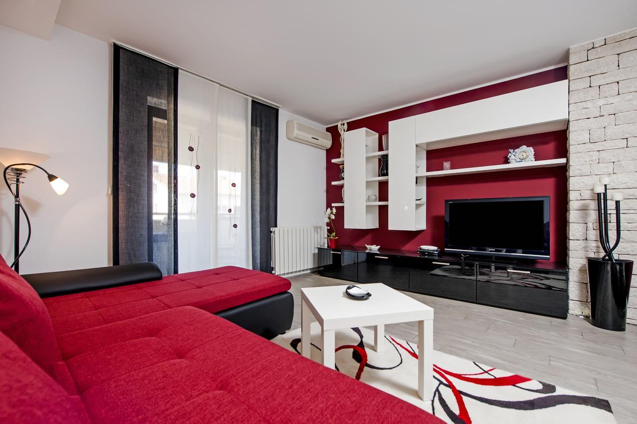 Cerin Apartment Ровин Екстериор снимка