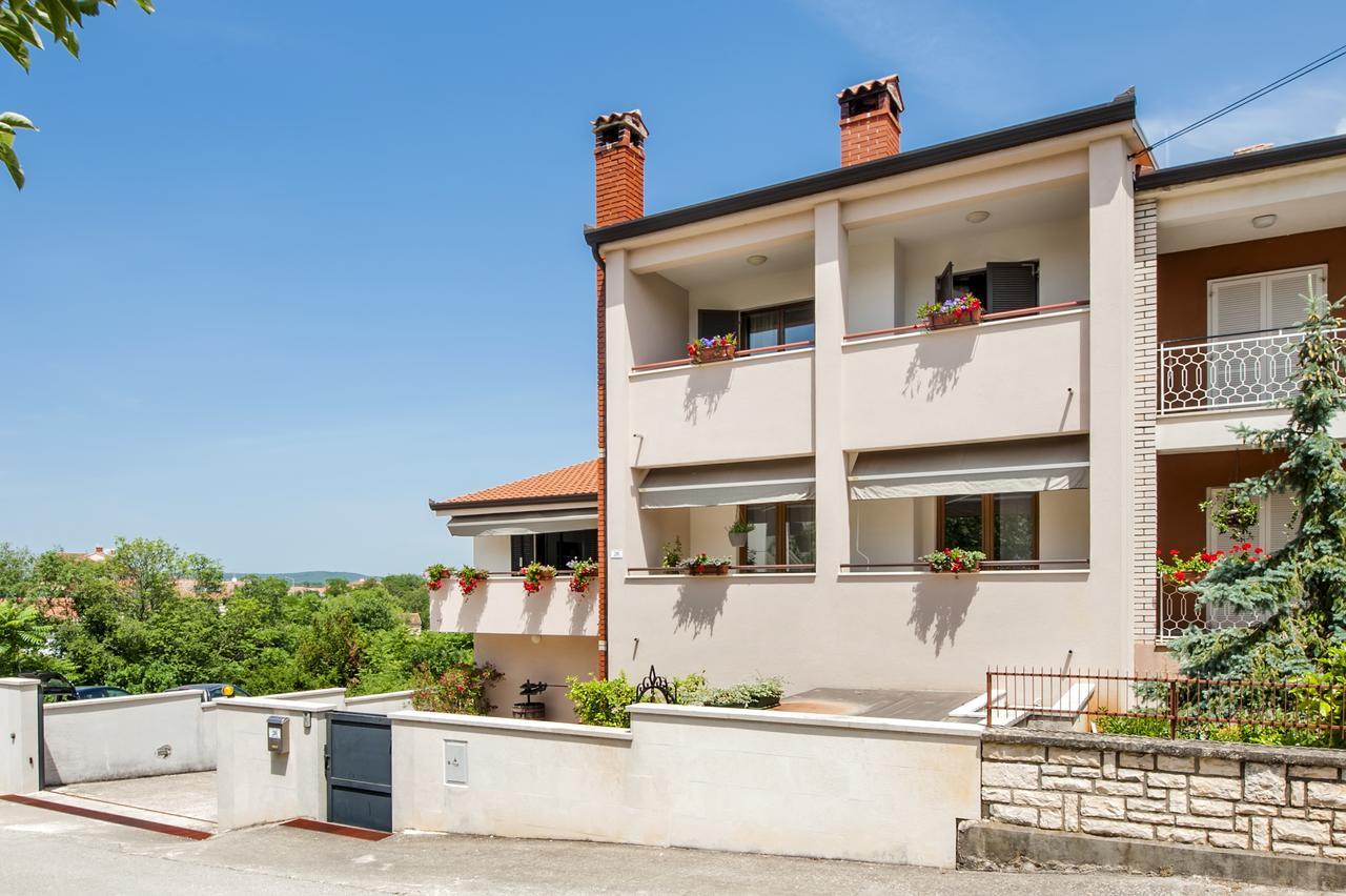 Cerin Apartment Ровин Екстериор снимка
