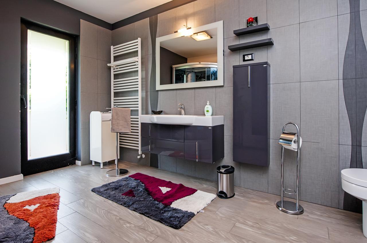 Cerin Apartment Ровин Екстериор снимка