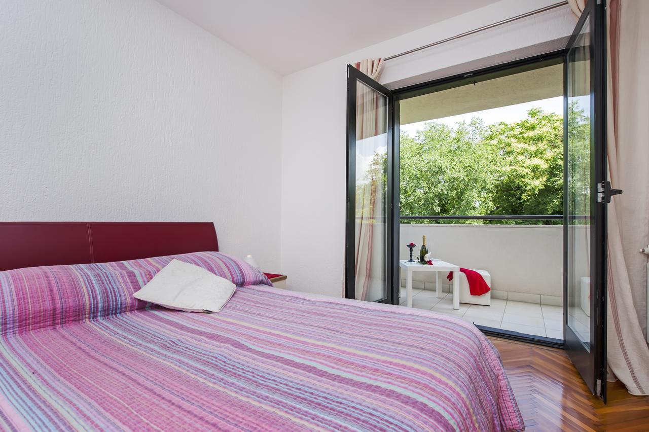 Cerin Apartment Ровин Екстериор снимка
