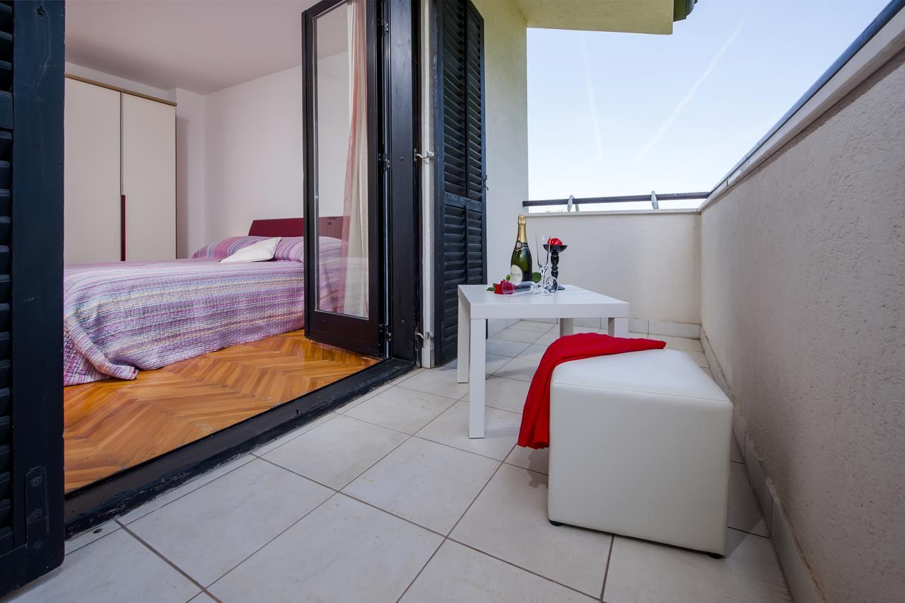 Cerin Apartment Ровин Екстериор снимка