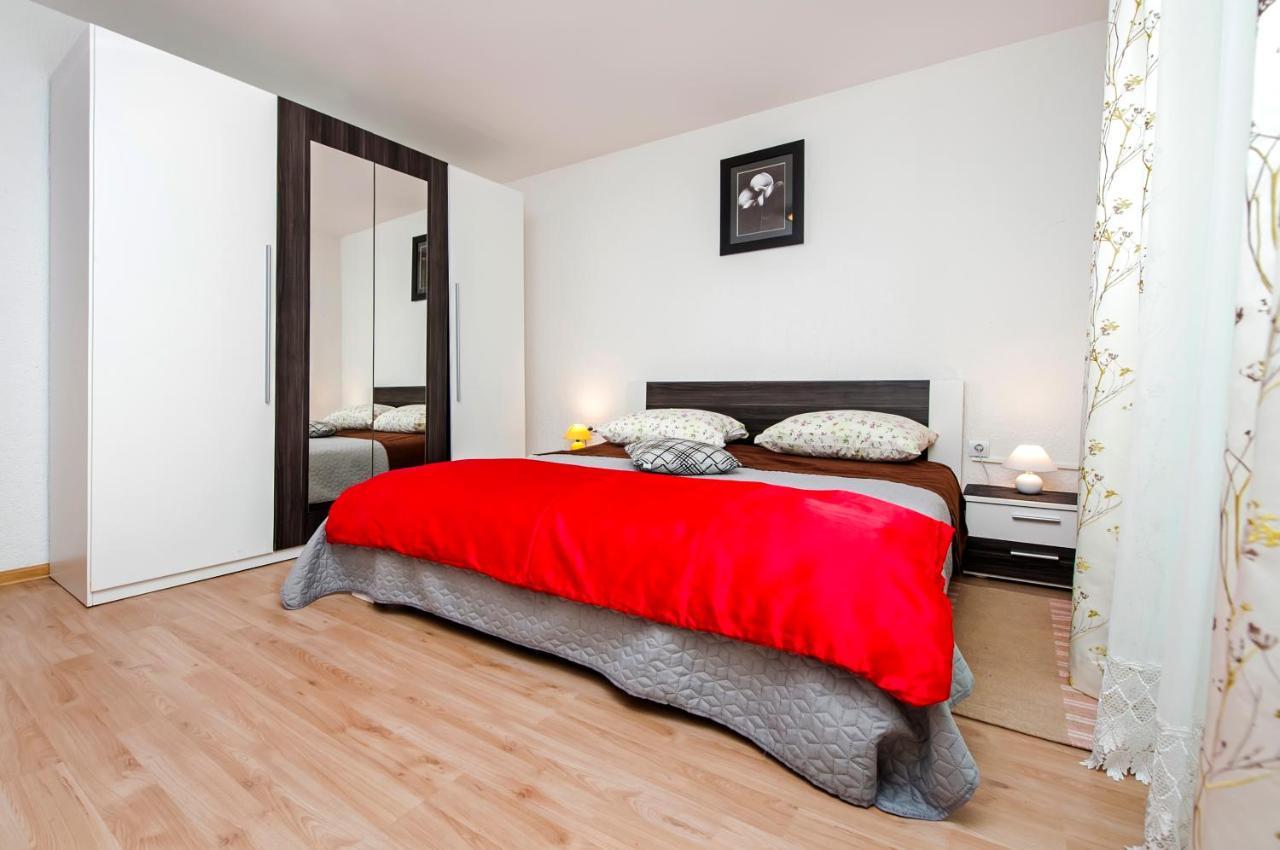Cerin Apartment Ровин Екстериор снимка