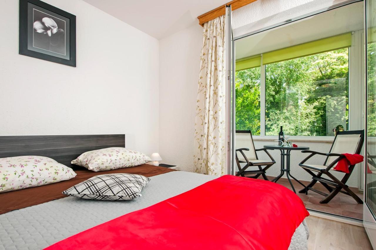 Cerin Apartment Ровин Екстериор снимка