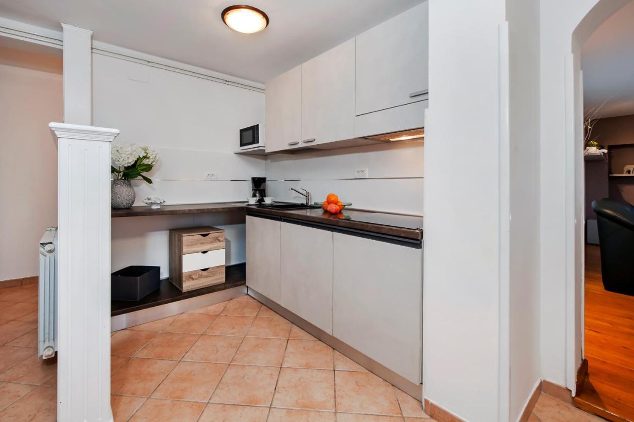 Cerin Apartment Ровин Екстериор снимка