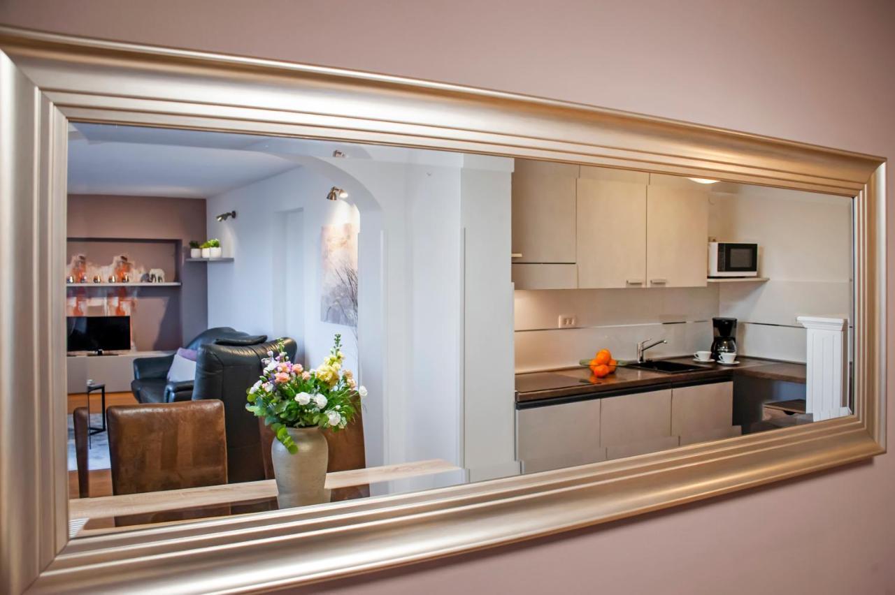 Cerin Apartment Ровин Екстериор снимка